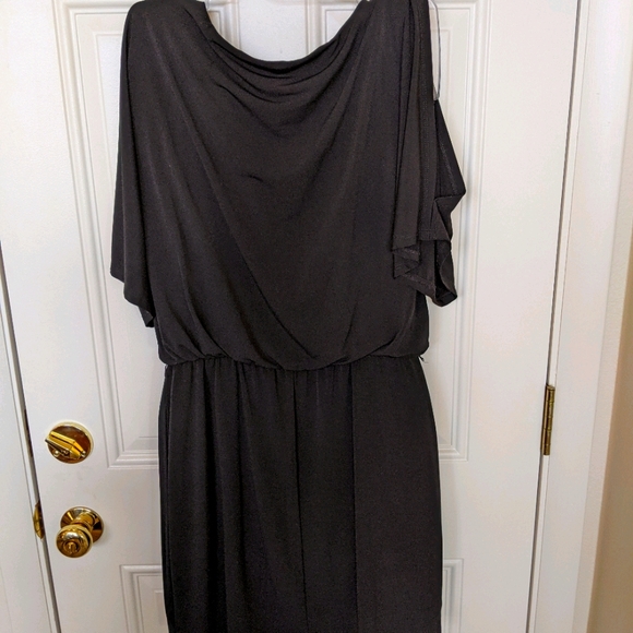 BLACK DRESS - Picture 3 of 6